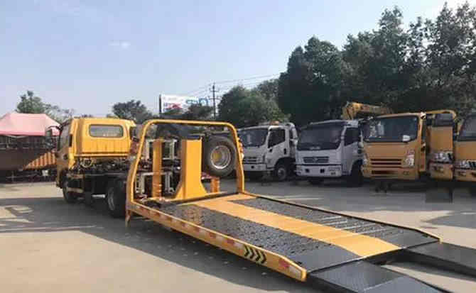 陇县汽车中途维修案例